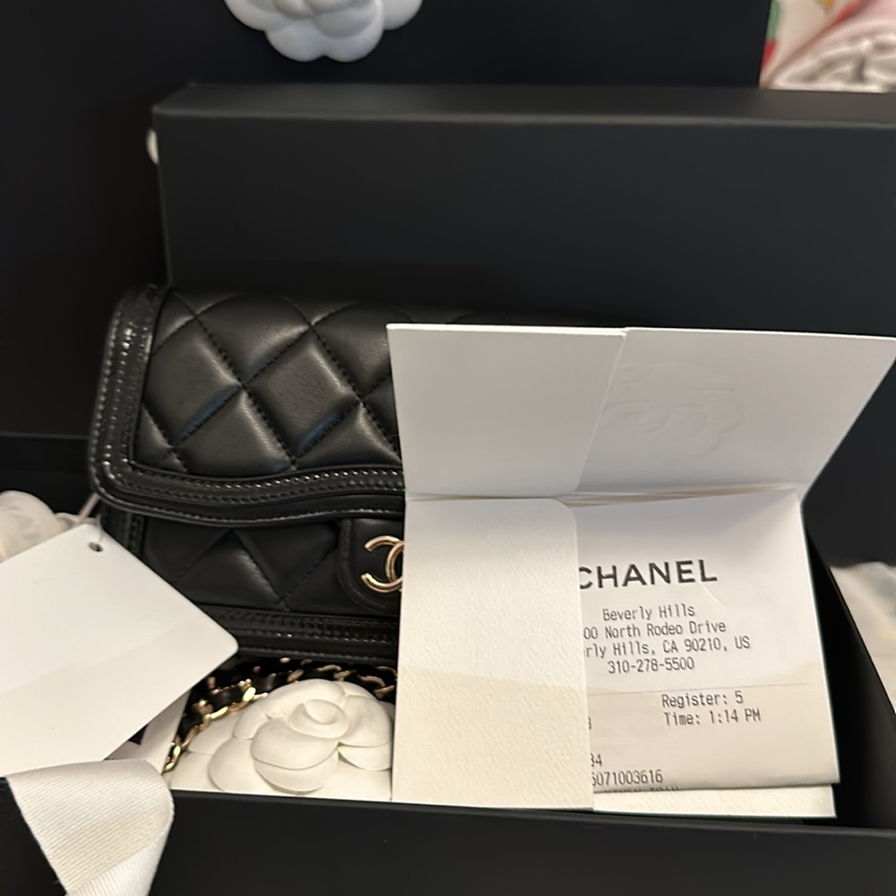 Chanel IPhone holder with chain💜💜💜💜💜 - Picture 11 of 13